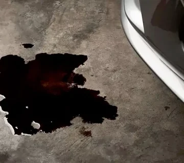 روش های پاک کردن لکه روغن ماشین از پارکینگ