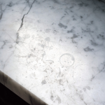 پاک کردن لکه جوهر نمک از سنگ