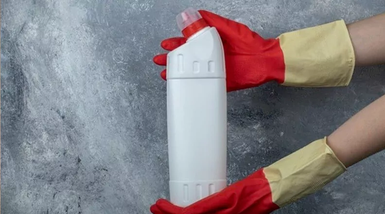 حذف لکه روغن ماشین از پارکینگ با جوهر نمک